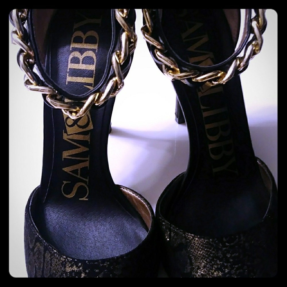 Women's shoes